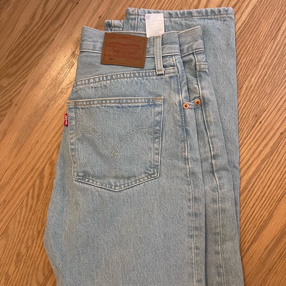 Levi's Women’s 501 straight wedgie Jeans in Light Blue